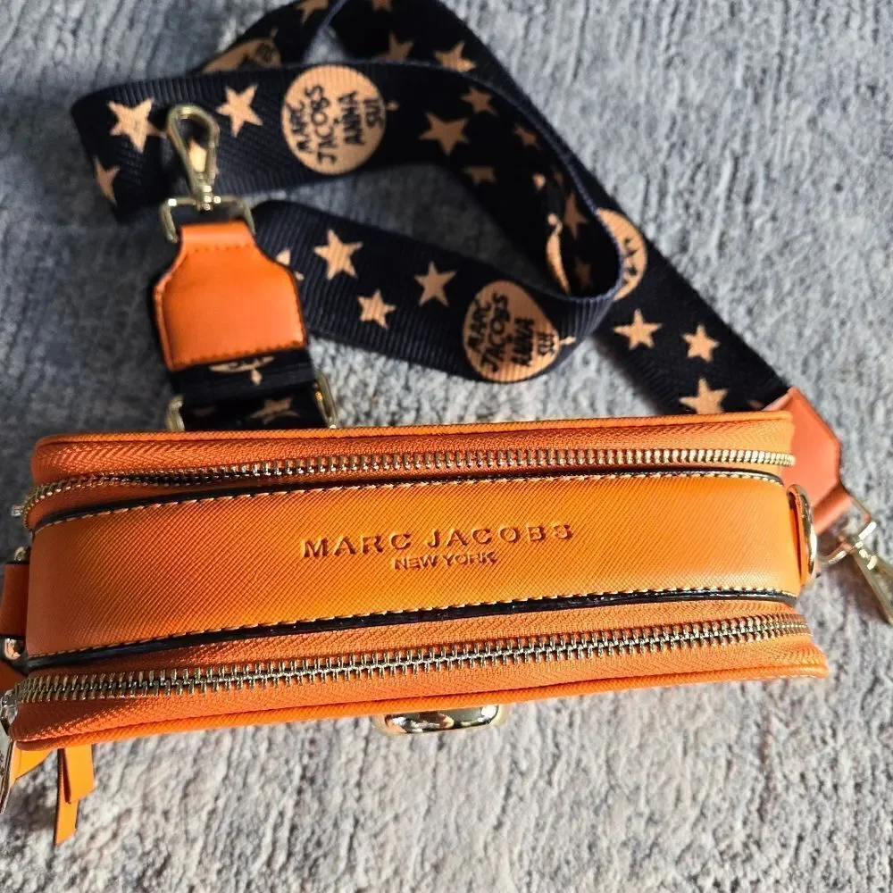 Limited Edition Marc Jacobs and Anna Sui Collab Snapshot Crossbody - Picture 8 of 14